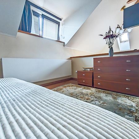 Вилла Unique Location With Hot-Tub, Terrace And Garden Прага Экстерьер фото