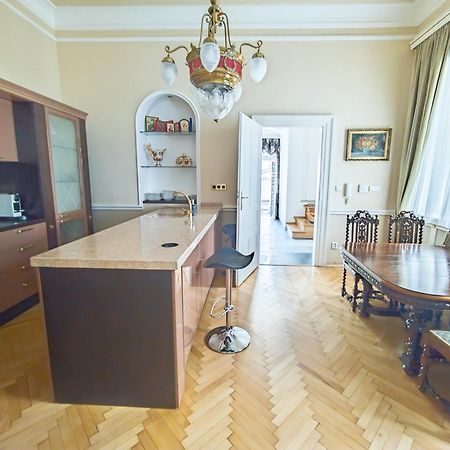 Вилла Unique Location With Hot-Tub, Terrace And Garden Прага Экстерьер фото