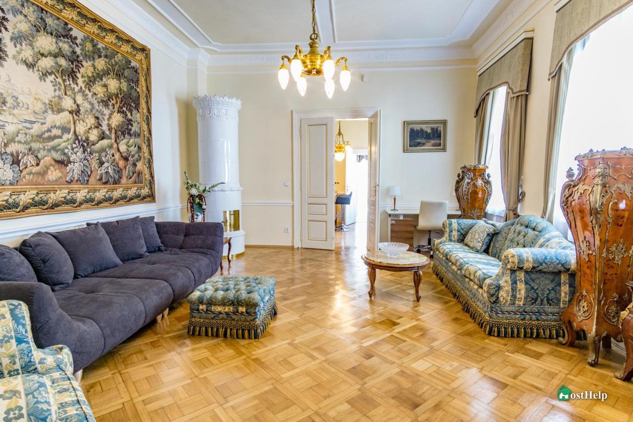 Villa With Hot-Tub, Terrace And Garden, Wenceslass Square Прага Экстерьер фото