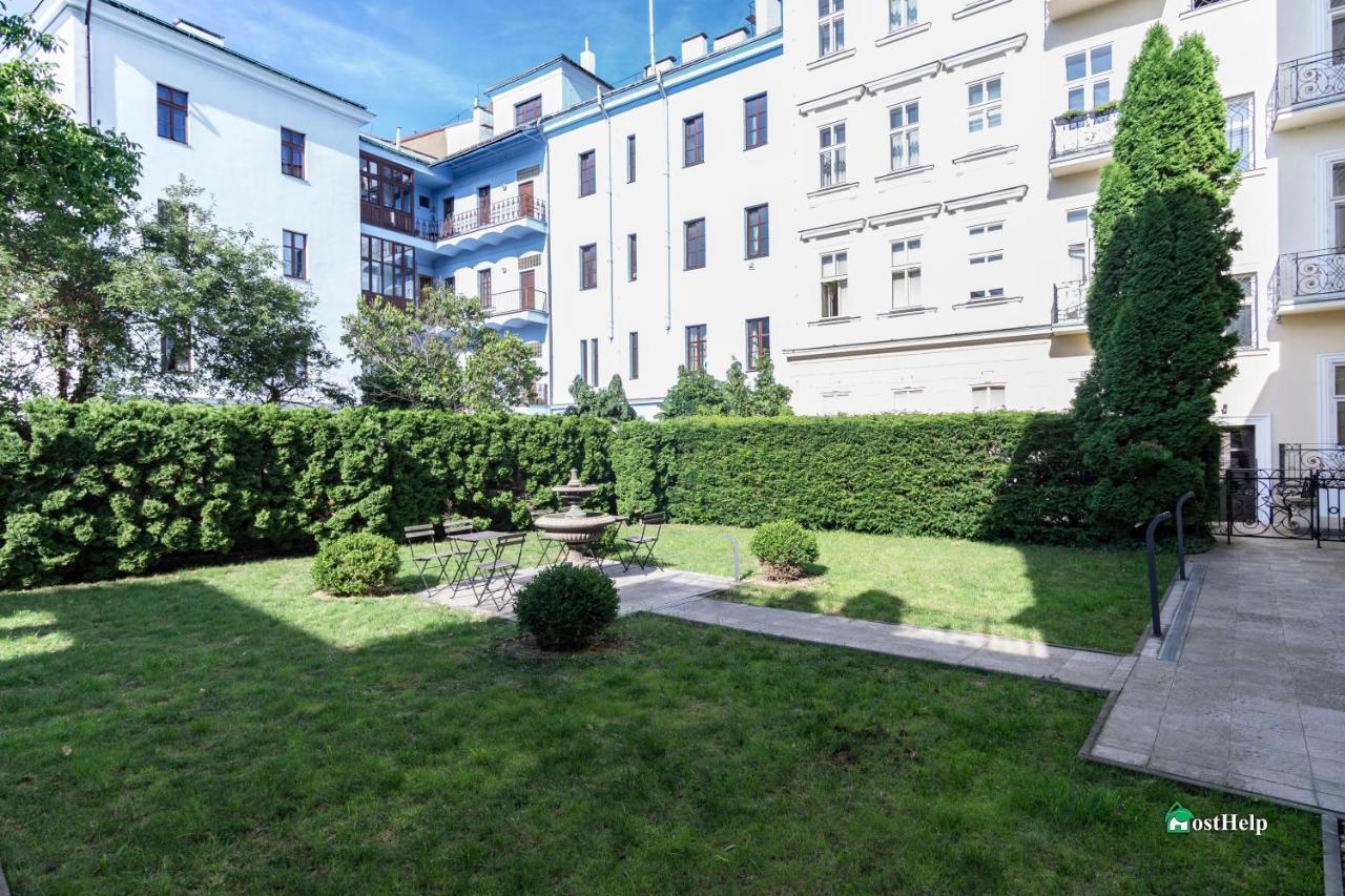 Вилла Unique Location With Hot-Tub, Terrace And Garden Прага Экстерьер фото