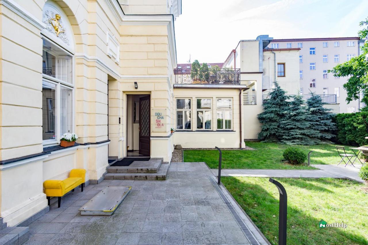 Вилла Unique Location With Hot-Tub, Terrace And Garden Прага Экстерьер фото