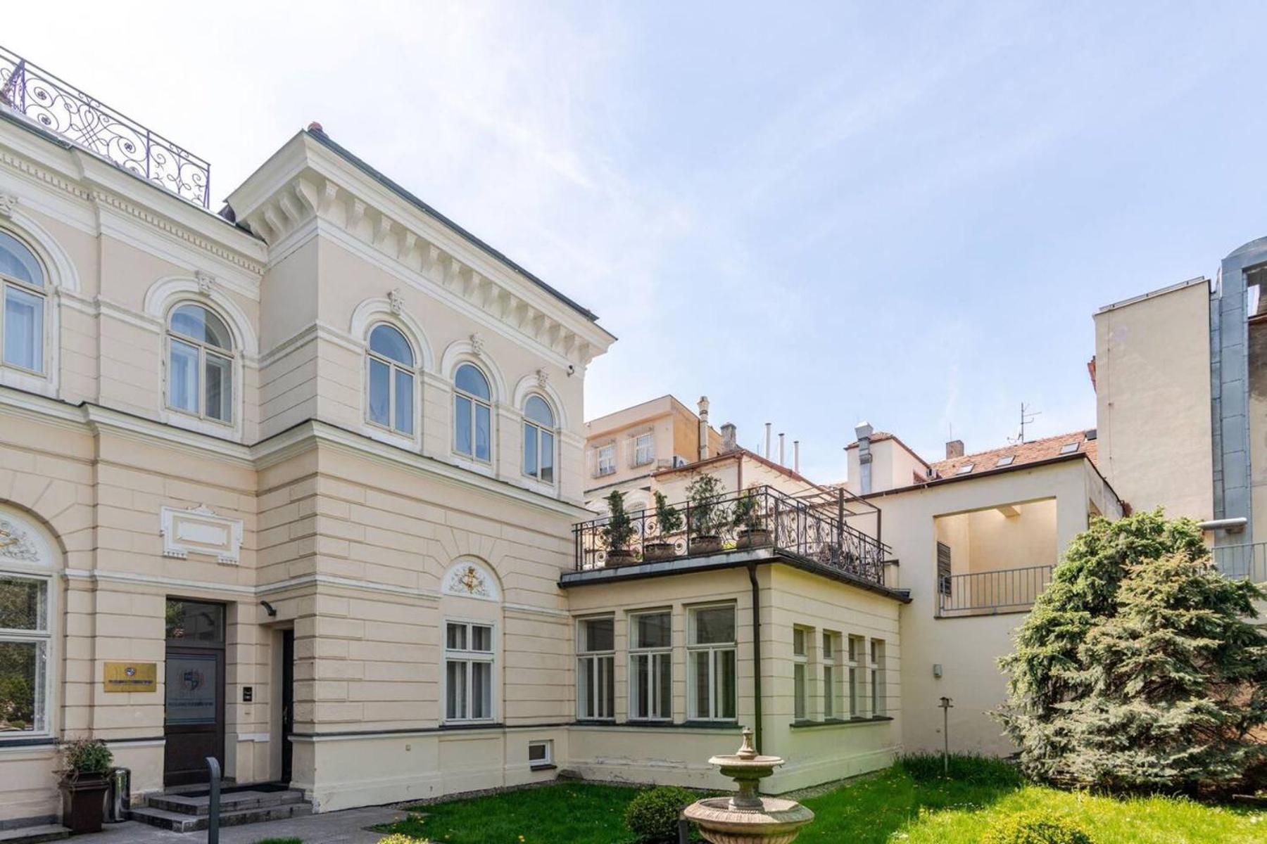 Вилла Unique Location With Hot-Tub, Terrace And Garden Прага Экстерьер фото