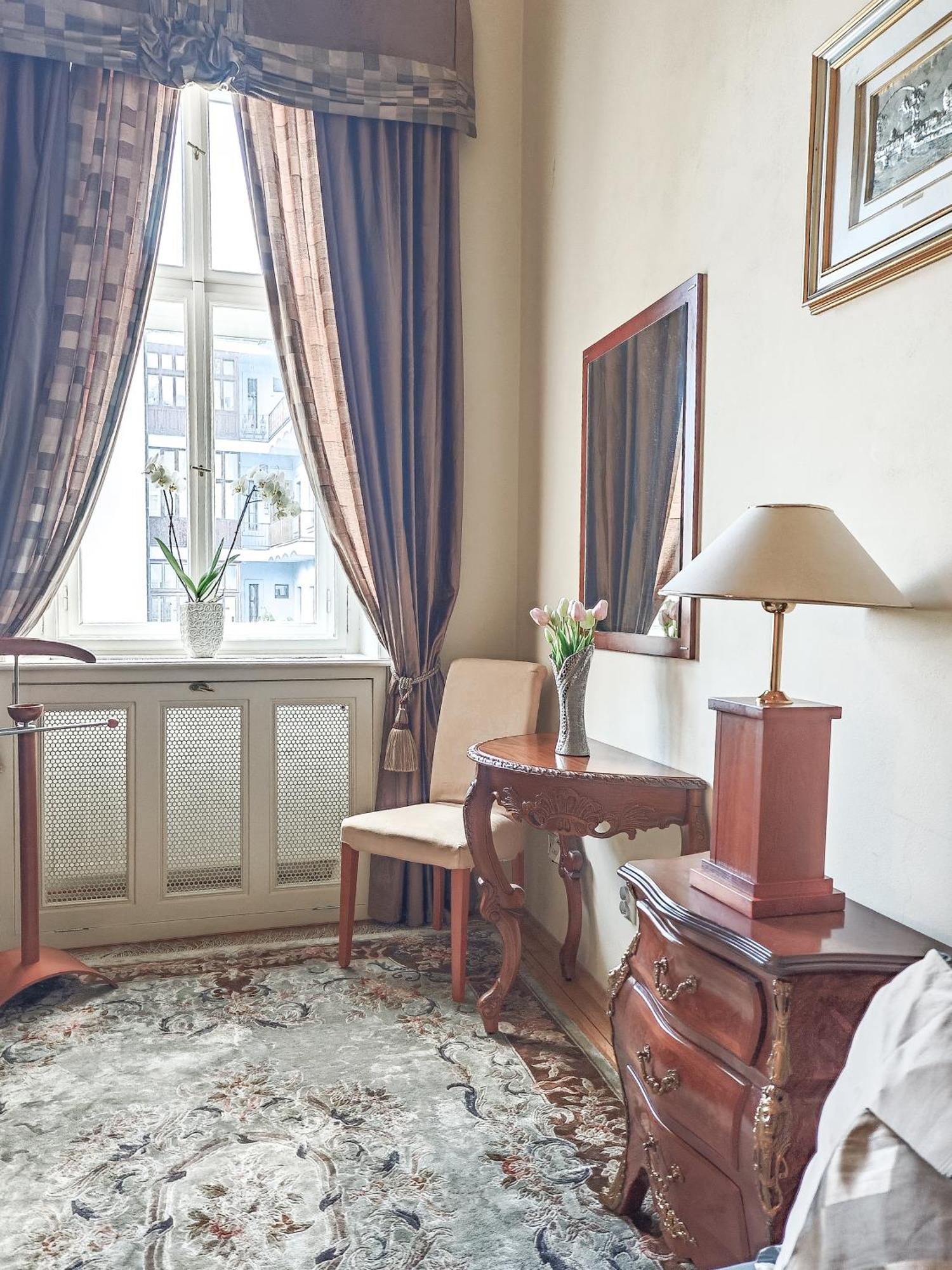 Вилла Unique Location With Hot-Tub, Terrace And Garden Прага Экстерьер фото