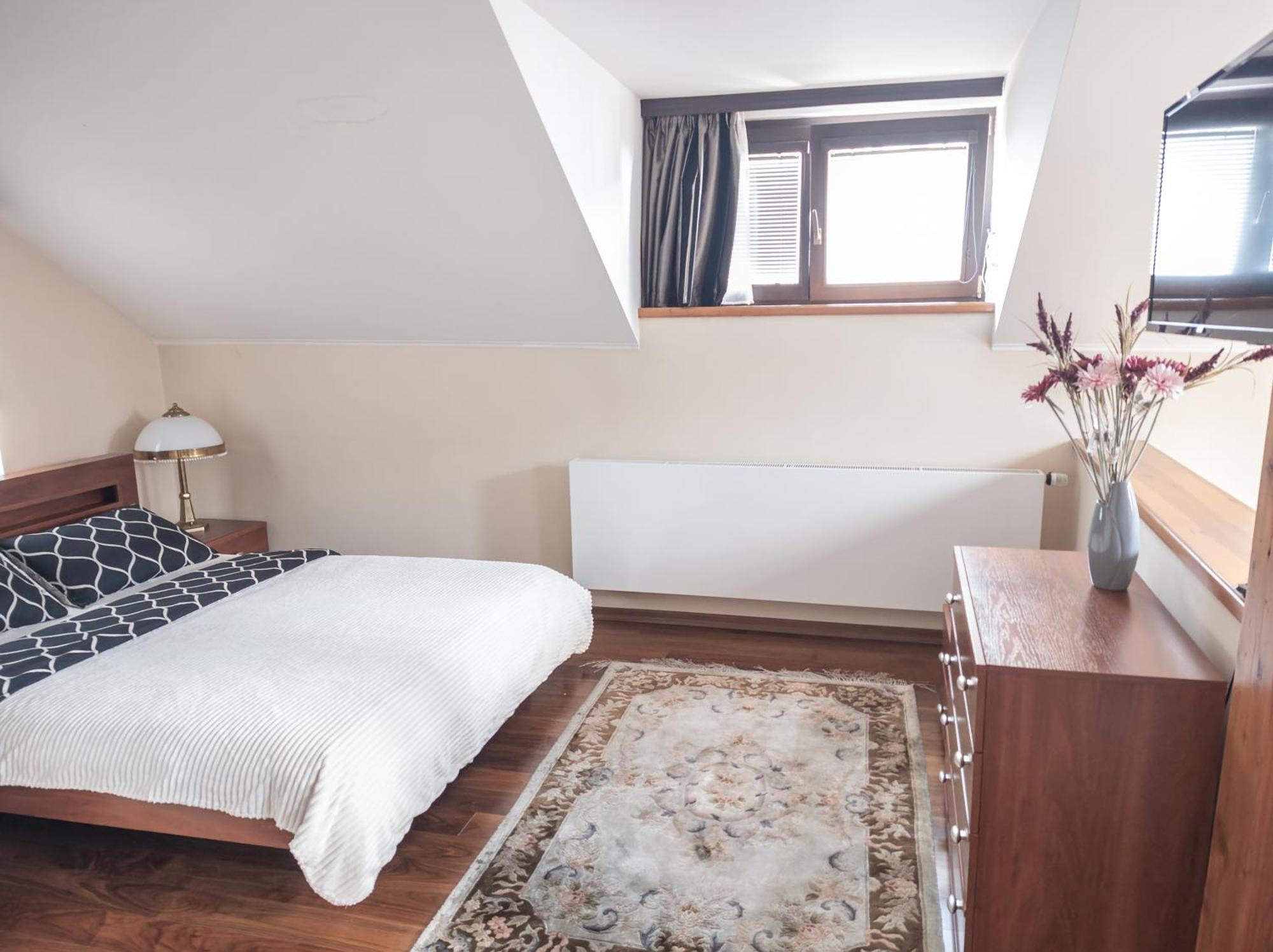 Вилла Unique Location With Hot-Tub, Terrace And Garden Прага Экстерьер фото