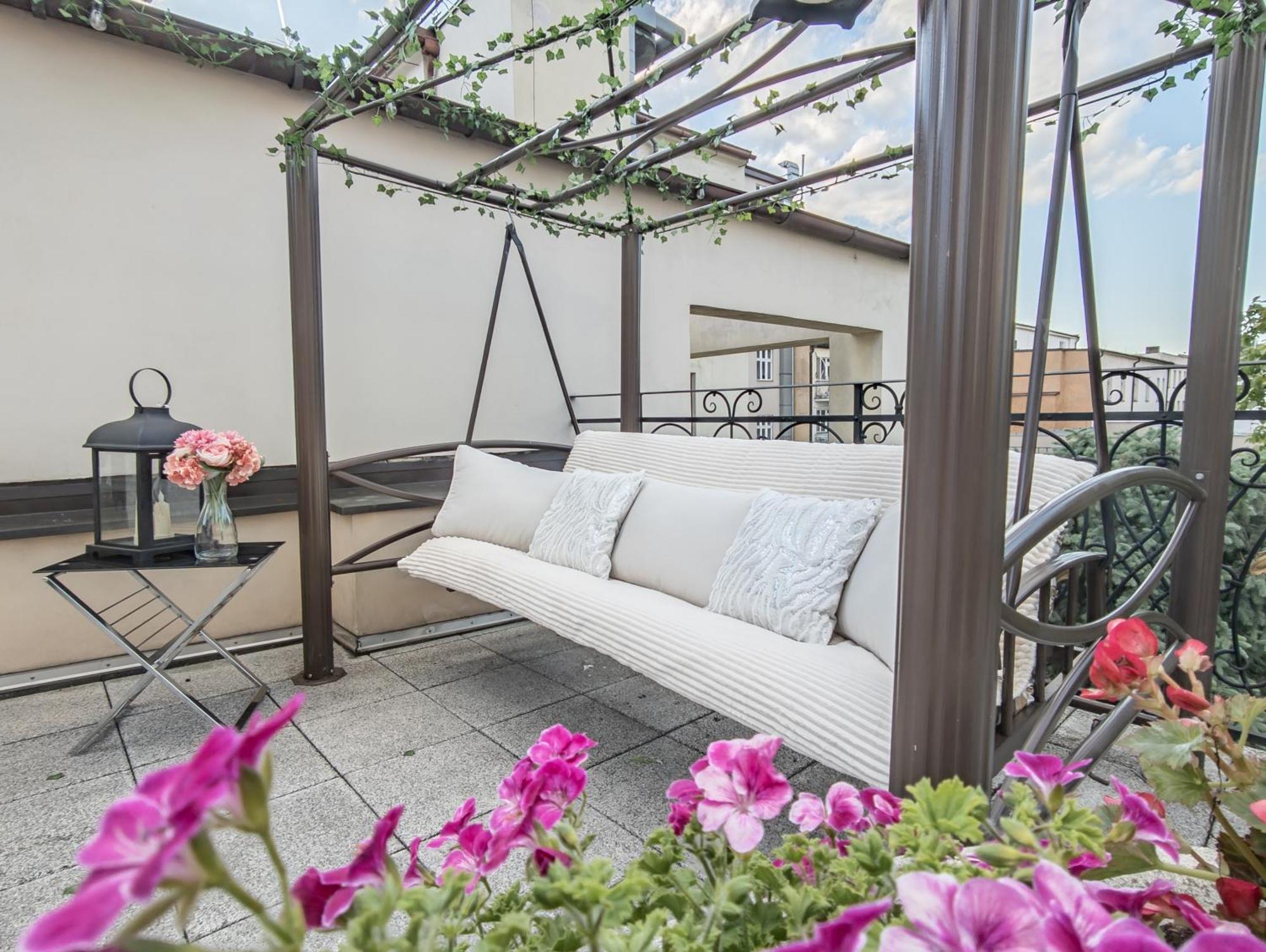 Villa With Hot-Tub, Terrace And Garden, Wenceslass Square Прага Экстерьер фото